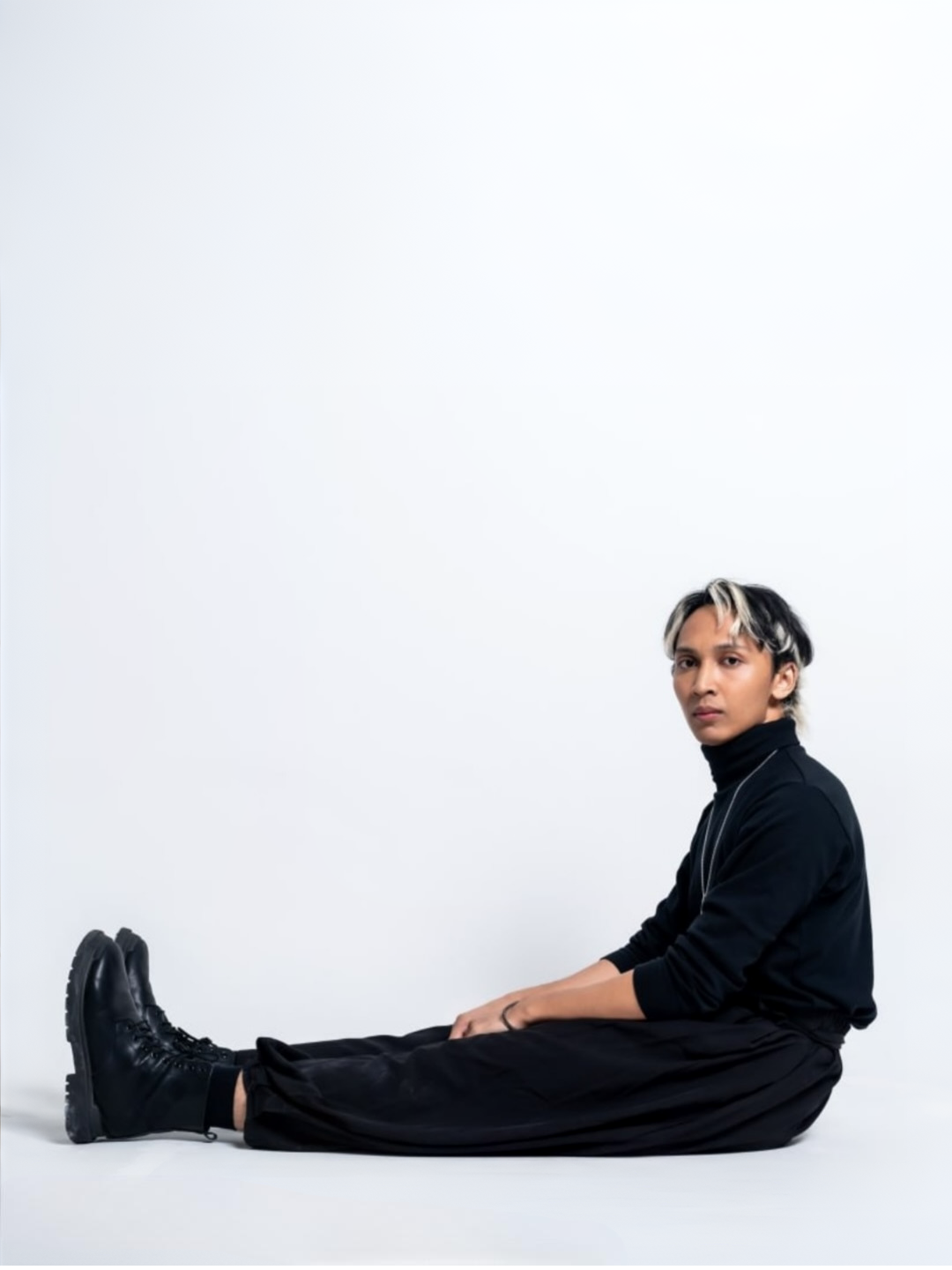 ARUHI — Aniq Rusyaidi